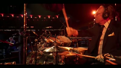 ♪ Burn down the mission ♪ - Elton John Live: Farewell from Dodger Stadium