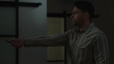 Burner phone? - 9-1-1: Lone Star