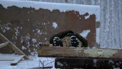 Bury me! Ugh. - Life Below Zero: Next Generation
