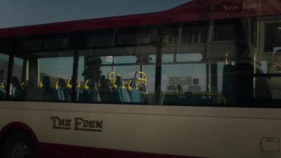 -[bus chugging]
-[machine beeps] - Vera