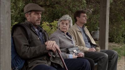 Bus comes every 15 minutes. - House