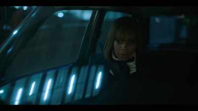 -[bus door opens]
-Look. - The Umbrella Academy