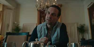 - Business opportunity?
- MASON: Yeah, as it happens. - Rain Dogs