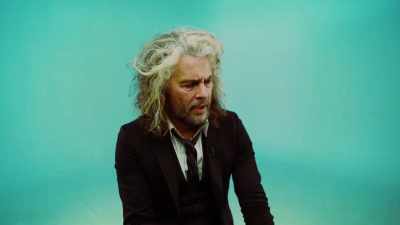 But after 10 or 20
minutes, we realize, - The Flaming Lips Space Bubble Film