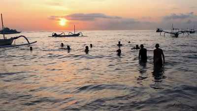 But we as humans are
putting ourselves at risk. - Protecting Paradise: The Story of Niue