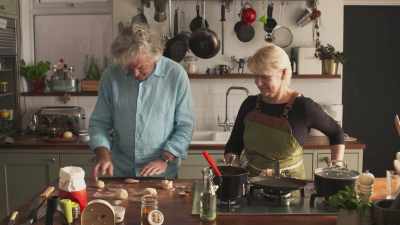 But you can just nod
appreciatively, - James May: Oh Cook!