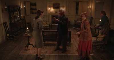 - But we can't start without...
- Dawsey! - The Guernsey Literary and Potato Peel Pie Society
