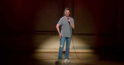 But you could, (speaking
in foreign language). - Jacqueline Novak: Get on Your Knees