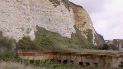 But to defend it against Hitler's army, - The Buildings That Fought Hitler