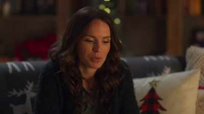 But we do know that Grandma
was in love with someone back - Christmas in Maple Hills
