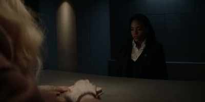 But you do know
what it's like to feel trapped. - Batwoman