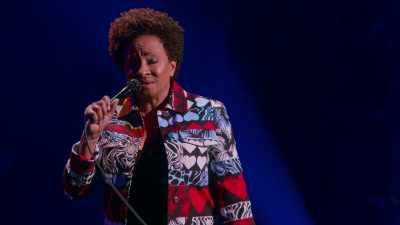 But this doctor, man,
she was just too, too chatty, you know? - Wanda Sykes: I'm an Entertainer