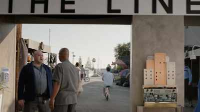 But don't worry.
I'll put out an immediate APB, - Weird City