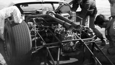 But they even had problems
with the suspension - Shelby American