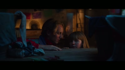 But first we have to make a stop
at the North Pole. - The Claus Family 3