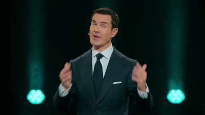 But first, I'm gonna have to ask her
where we keep the towels. - Jimmy Carr: Natural Born Killer