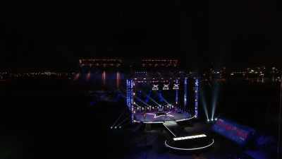 But first, to kick
the finale off with a bang, - America's Got Talent: Extreme