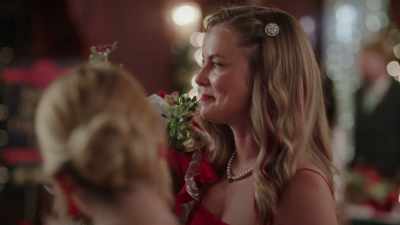 But first, - Unwrapping Christmas: Olivia's Reunion