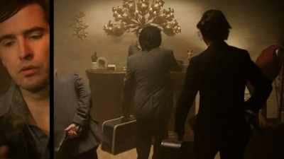 But for five
ambitious crooks, - History's Greatest Heists with Pierce Brosnan