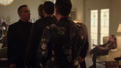 - But you gotta kill me first.
- Okay, this is where we leave. - Bookie