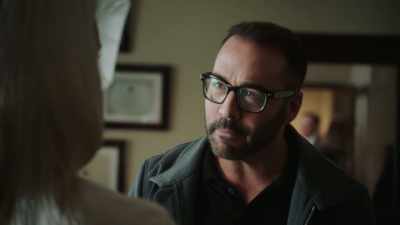 But he and Mia
were patients together - Wisdom of the Crowd