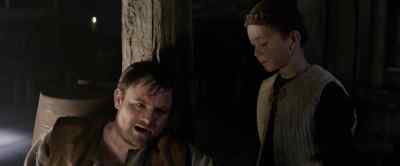 But how do you know where
to point it…- Let me see. - King Arthur: Legend of the Sword