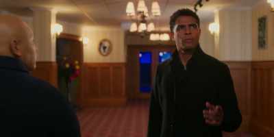 - But how exactly
does that work? - Reginald the Vampire