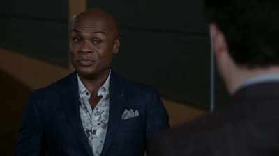 But I do know someone
who's very good with men - LA to Vegas
