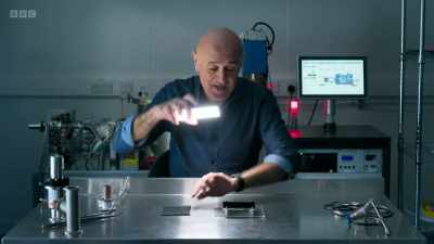 But if I do the same thing
with the Vantablack, - Secrets of Size: Atoms to Supergalaxies