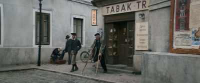 But I don't like to cook.
Let's go to the Wild Man! - The Tobacconist