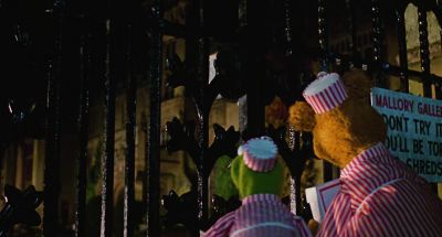 But I hate pepperoni I'll eat it - The Great Muppet Caper