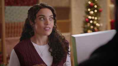 But I-I... I could do
a quick demo around noon? - Unwrapping Christmas: Mia's Prince