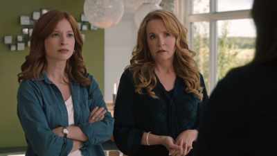 But I-I swear he was alive when I left. - The Spencer Sisters