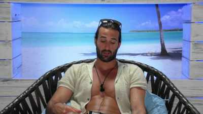 But I know that Zara
doesn't have to worry, - Love Island