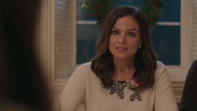 But before I leave,
I wanted to, you know, - An Ice Wine Christmas