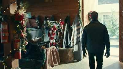 But I realized you were
never gonna gimme that hat. - A Maple Valley Christmas