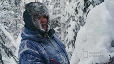 But I'm gonna keep going
there's a few tracks down here - Life Below Zero: First Alaskans
