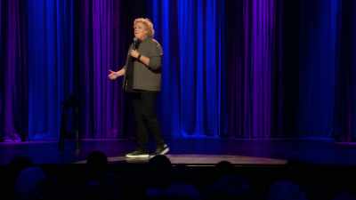 But I'm like, "Why am I holding
a hammer and nails?" - Fortune Feimster: Good Fortune