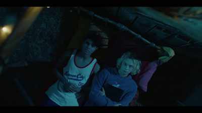 ♪ But I'm not sure
I want to get to know them - Crazy Fun Park