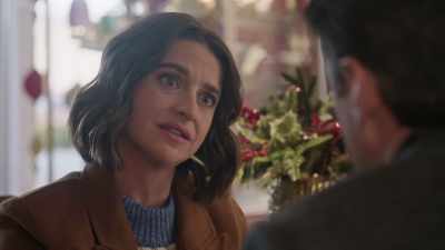But I'm sure that Emily
would be ecstatic if you - Haul Out the Holly: Lit Up