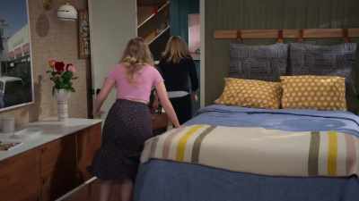 - But in a good way.
- This is just not how it's supposed to be. - Pretty Smart