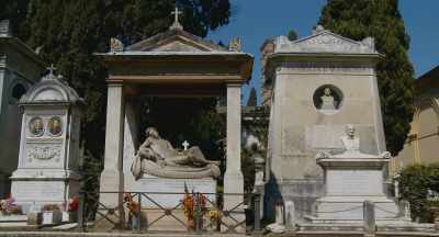 But in that time,
Calvi's family hasn't - Murder of God's Banker
