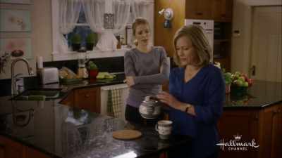 - But it's been two years.
- I like Bill. We get along. - Walking the Dog