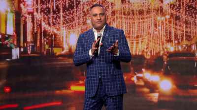 But it's not going to be my
focus, because there's so - Russell Peters: Deported