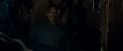 But it's not moving. - After Earth