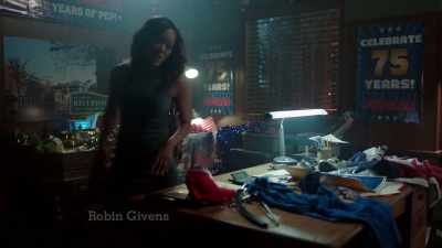 -But it's not pop music
this time.
-Okay, - Riverdale