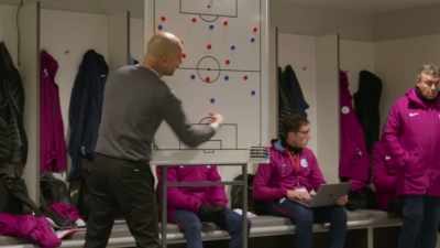 But it's pass-pass, then stop, put it here
and go to the other side. - All or Nothing: Manchester City