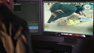 But it's this peculiar way - Killers: Caught on Camera