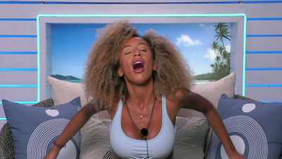 BUT LIKE,... BUT THEN IT
DOESN'T... I'M CONFUSED. - Love Island