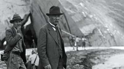 But for Mulholland, the
reckoning was just beginning. - Flood in the Desert